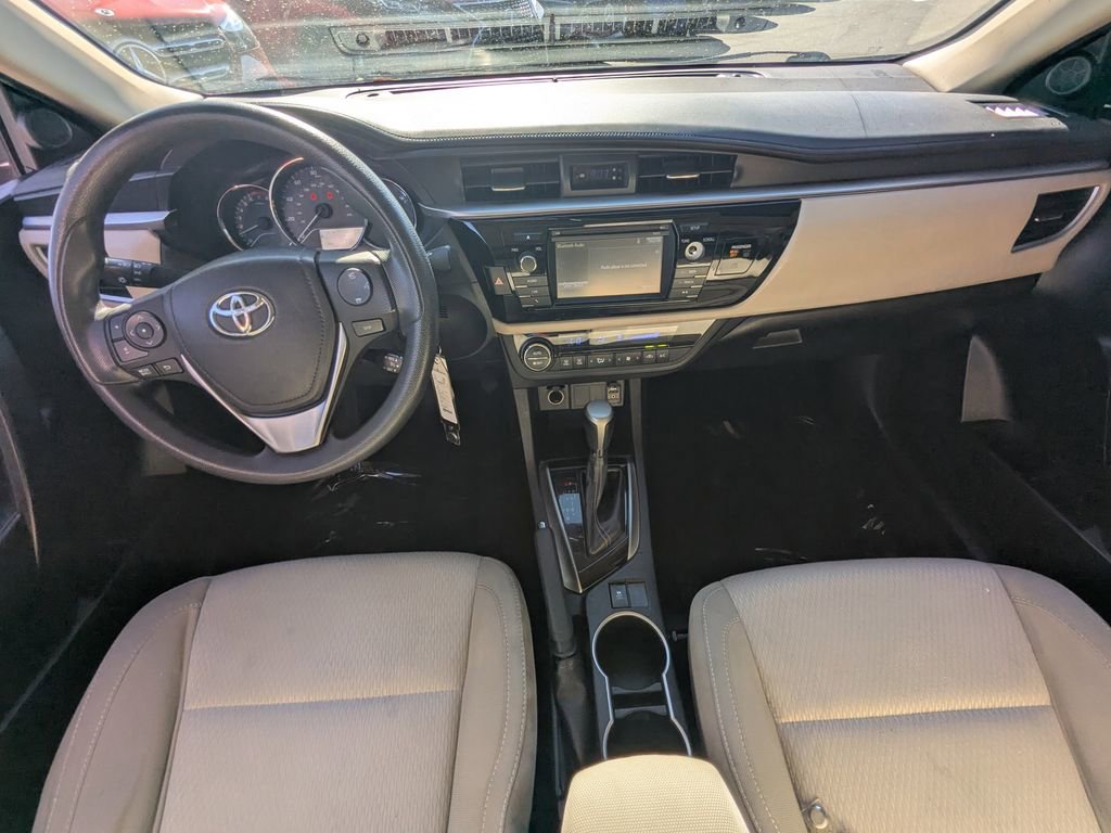 Used 2014 Toyota Corolla LE image 2