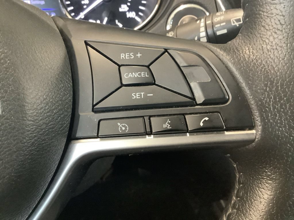 Used 2020 Nissan Rogue SV AWD/4WD image 16