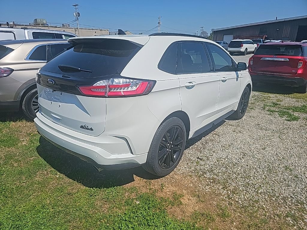 Used 2020 Ford Edge ST-Line w/ Cold Weather Package image 8