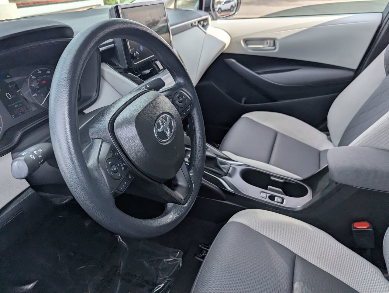 Used 2024 Toyota Corolla LE image 18