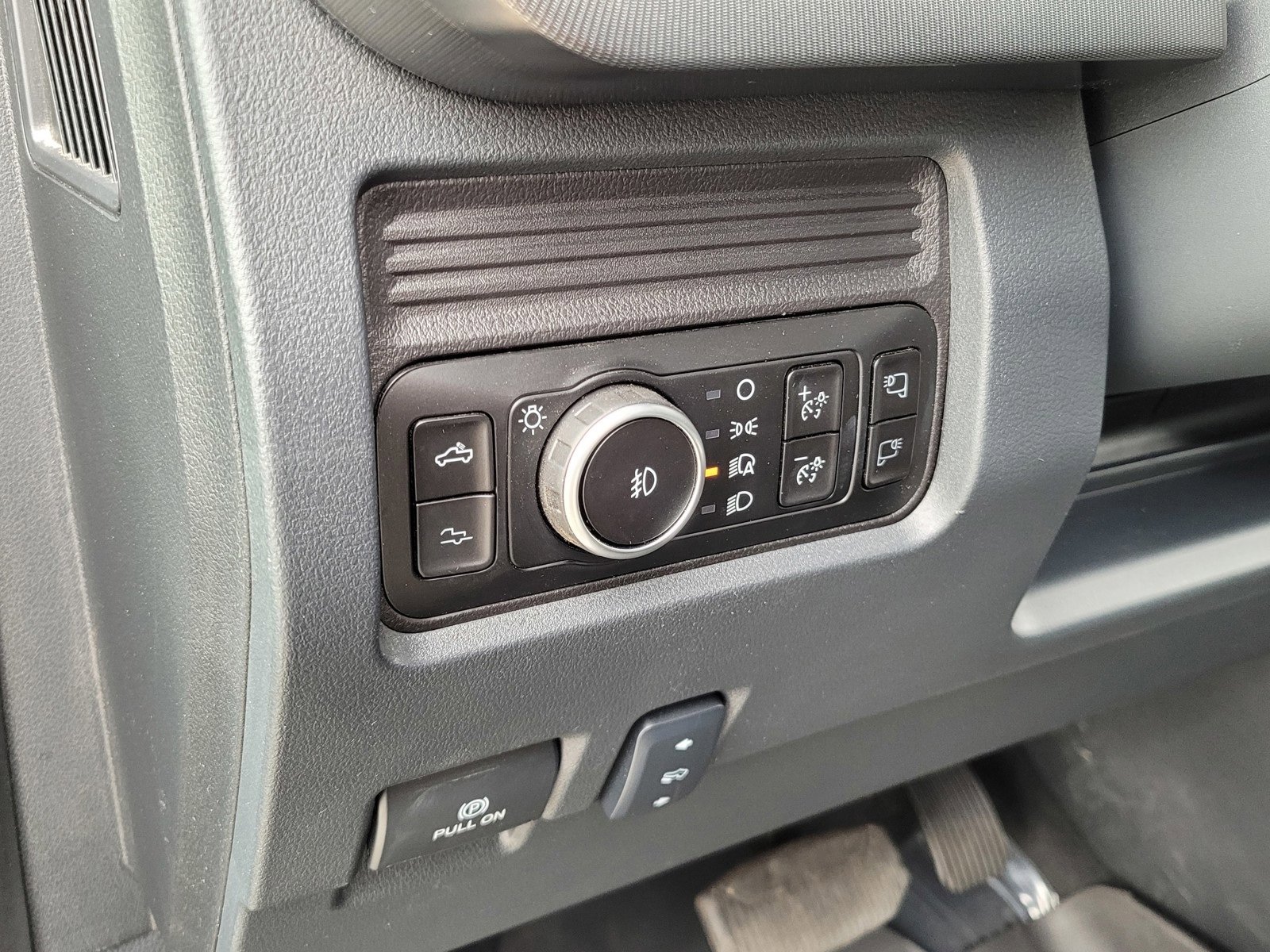 Used 2025 Ford F350 Platinum image 17