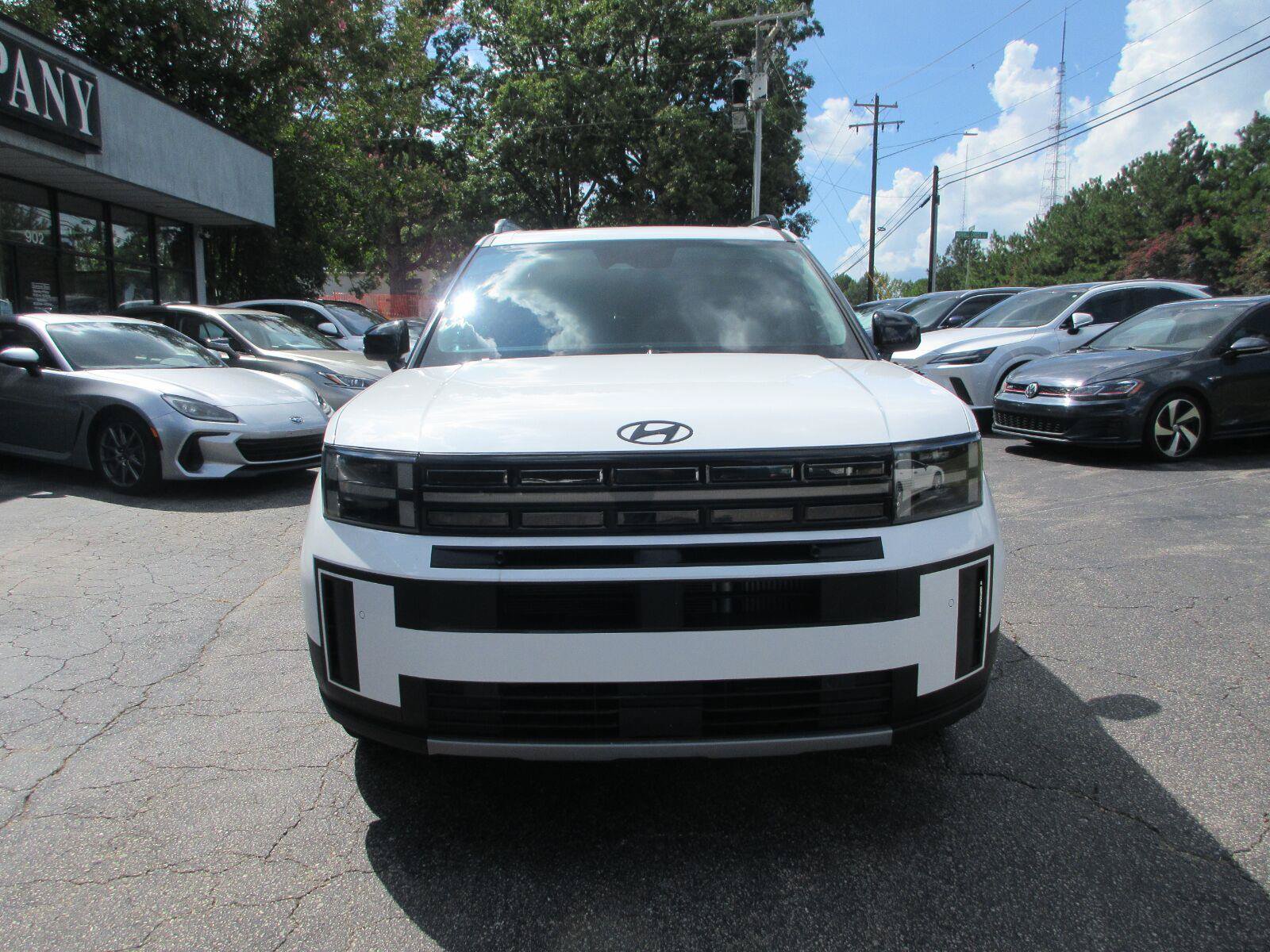 Used 2024 Hyundai Santa Fe XRT AWD/4WD image 2