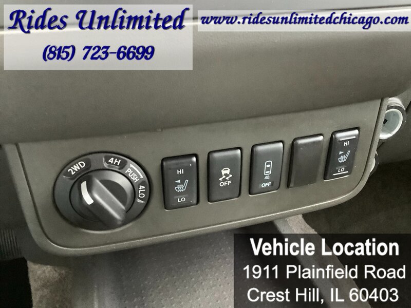 Used 2016 Nissan Frontier SV w/ SV Value Truck Package AWD/4WD image 17