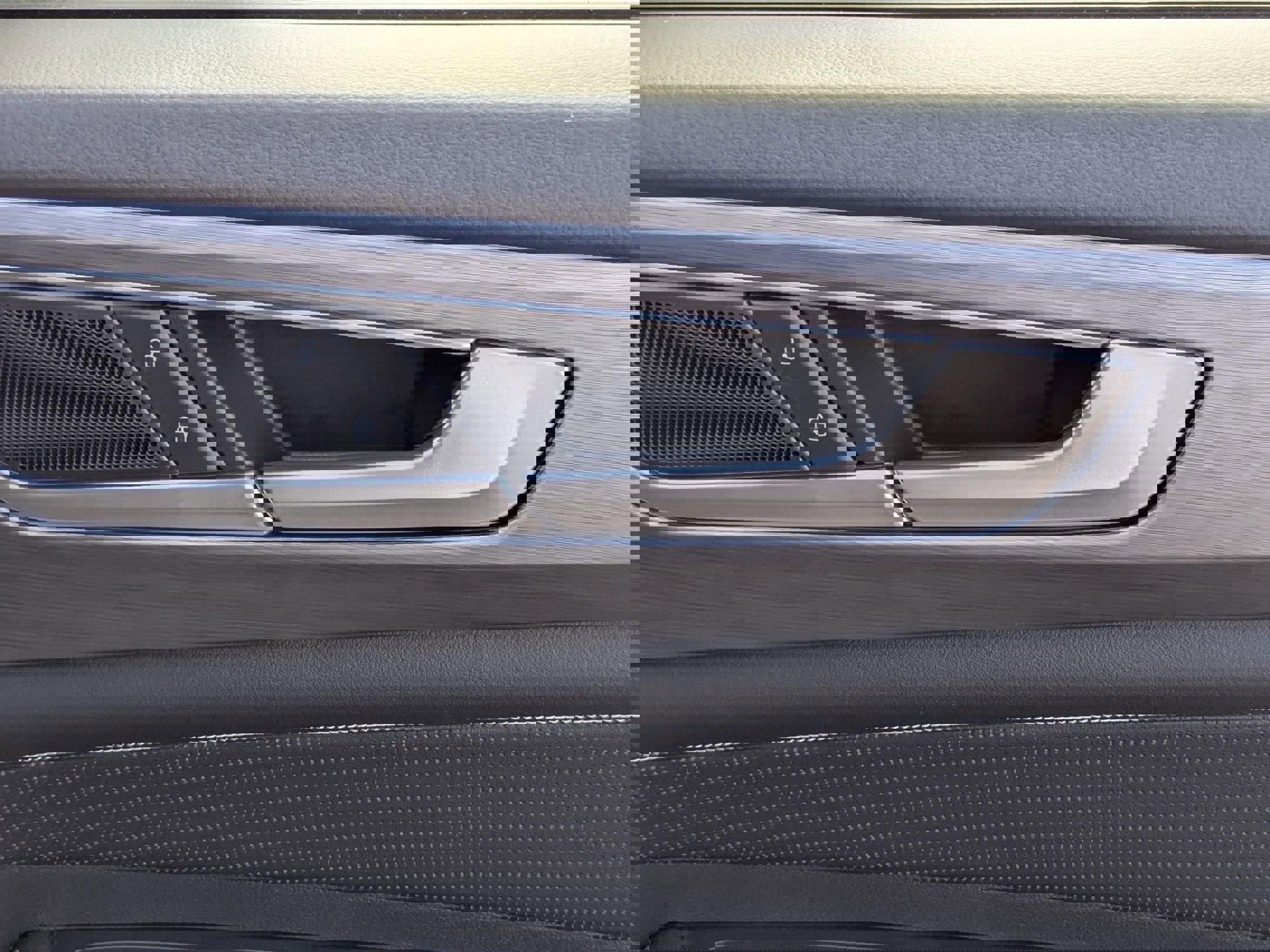 New 2026 Volkswagen Atlas Cross Sport SE image 33