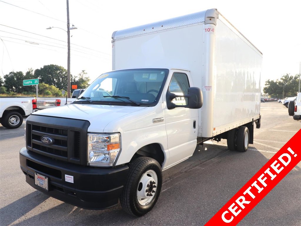 Certified 2023 Ford E-450 and Econoline 450 Super Duty w/ Power Windows & Locks Group image 8