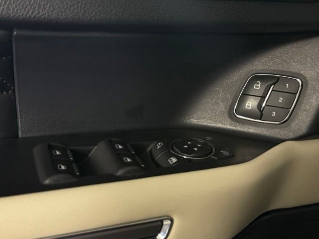 Used 2019 Ford Expedition Platinum AWD/4WD image 12