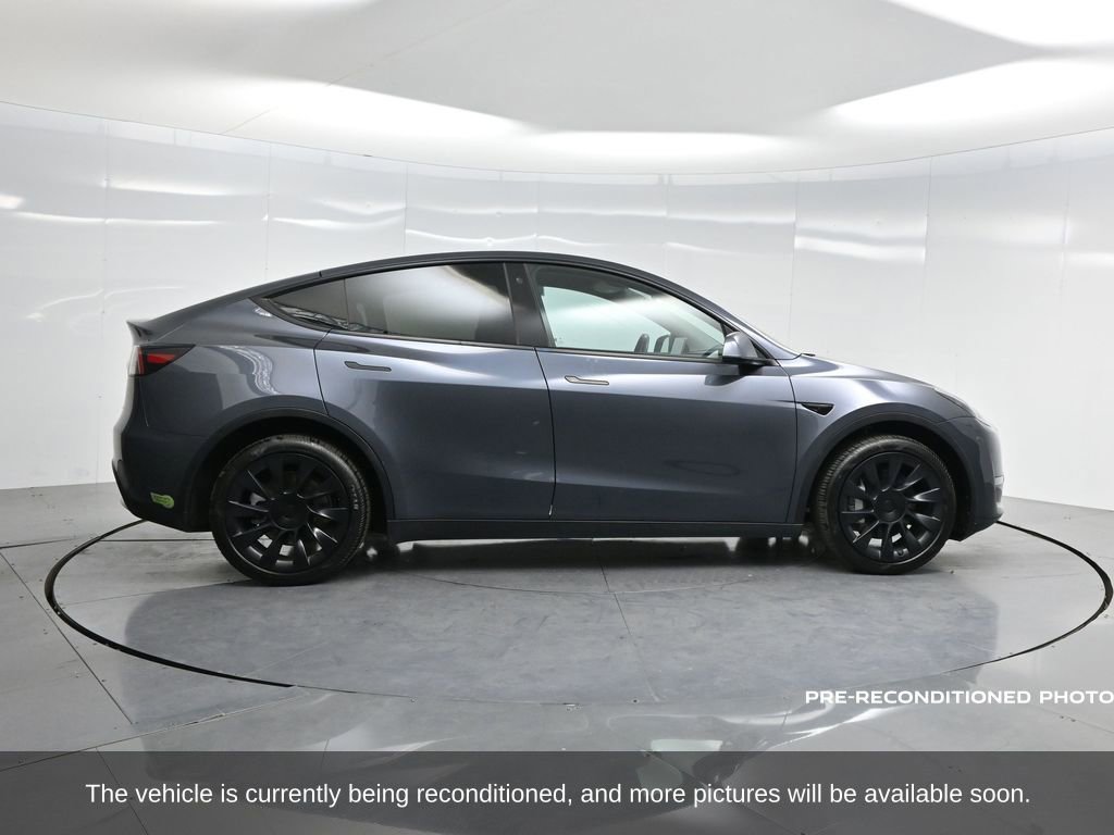 Used 2023 Tesla Model Y Long Range image 33