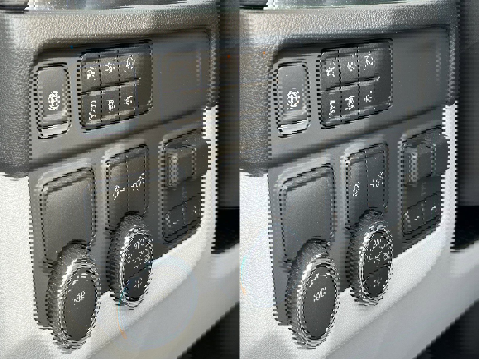 New 2025 Chevrolet Suburban Premier image 27