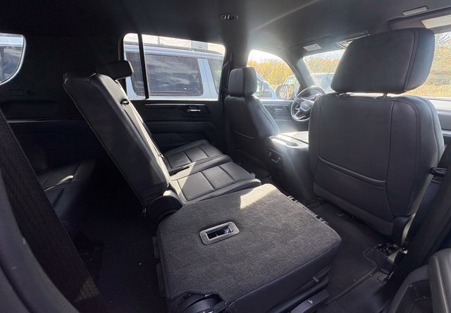 Used 2025 Chevrolet Suburban LT AWD/4WD image 25
