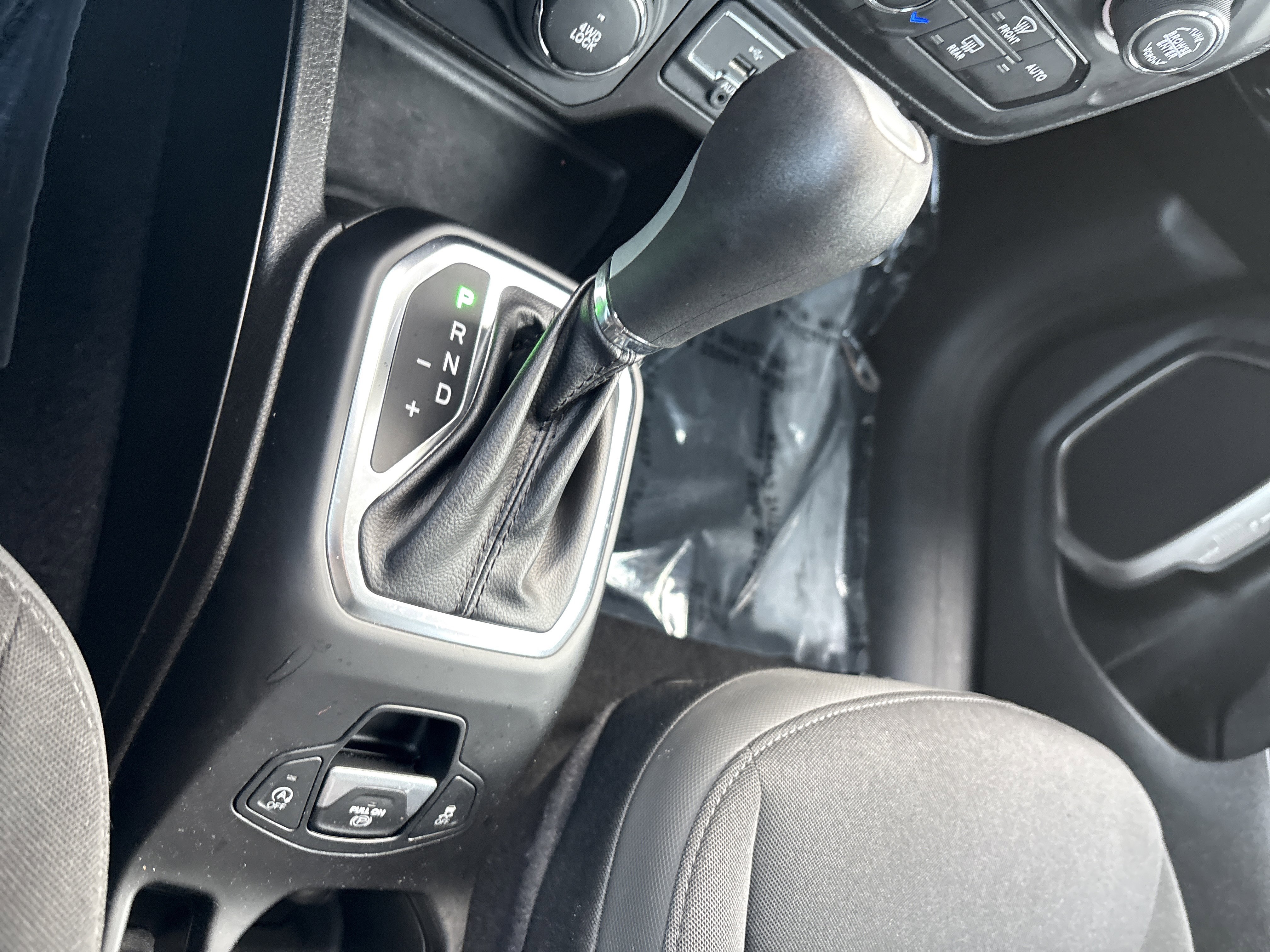 Certified 2023 Jeep Renegade Latitude w/ Premium Group image 31