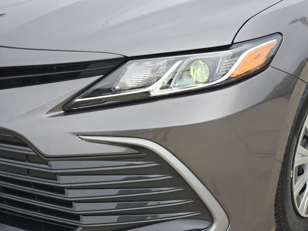 Used 2022 Toyota Camry LE FWD image 8