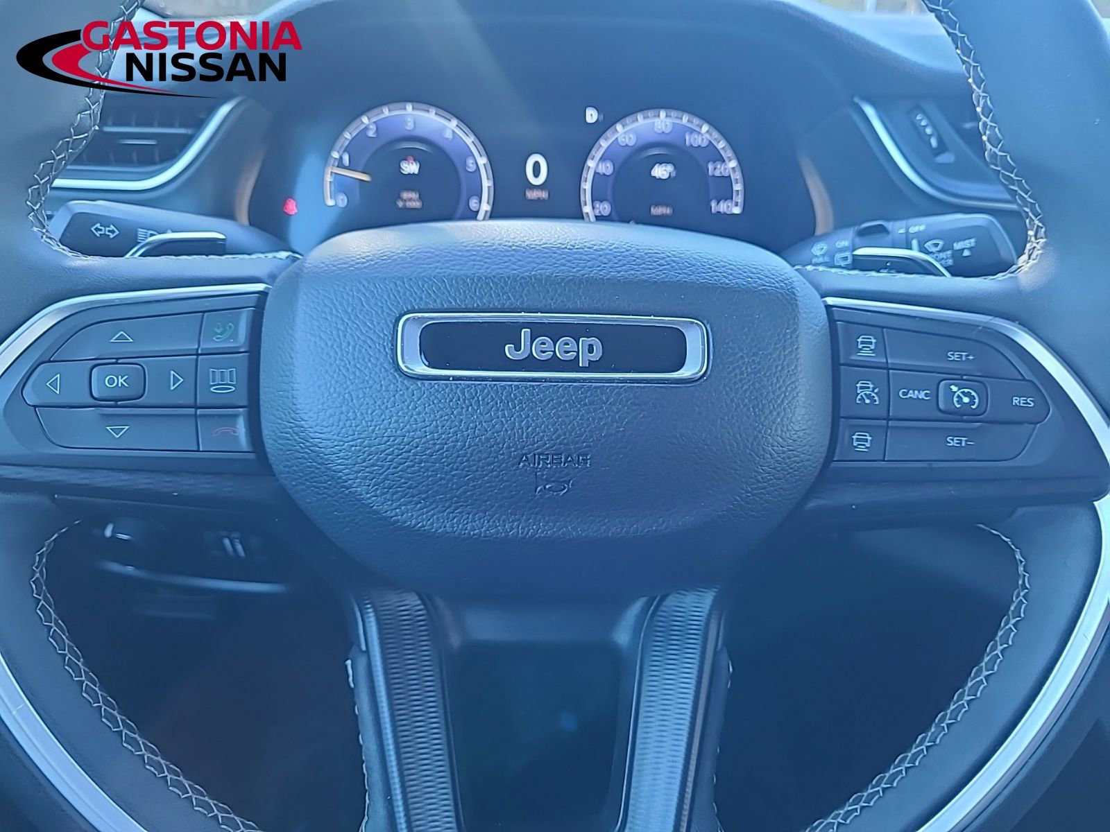 Used 2023 Jeep Grand Cherokee L Laredo image 35