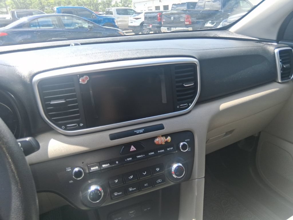 Used 2020 Kia Sportage LX FWD image 12