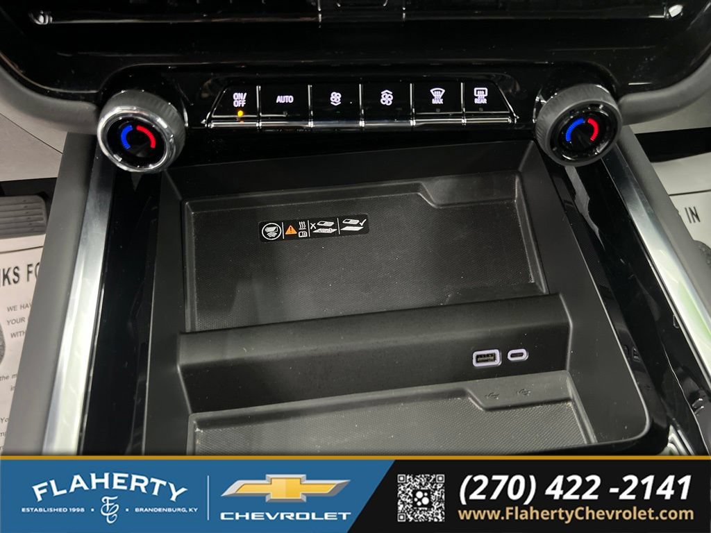 Used 2026 Chevrolet Suburban LT w/ Comfort Package AWD/4WD image 32