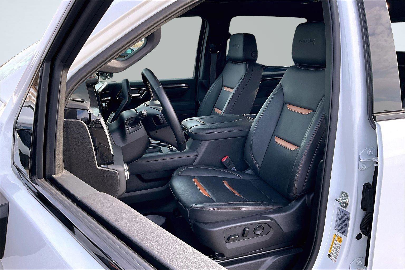 Used 2025 GMC Sierra 3500 AT4 w/ AT4 Premium Plus Package image 27