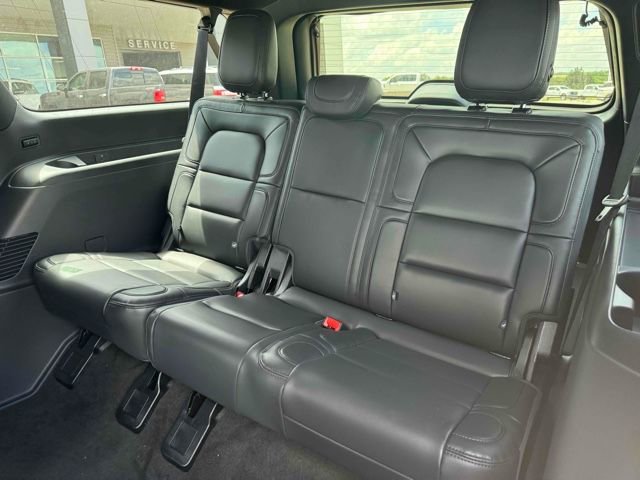 Used 2024 Lincoln Navigator L Reserve image 10