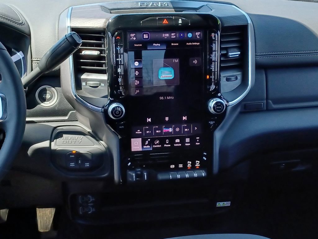 Used 2026 RAM 2500 Laramie AWD/4WD image 32