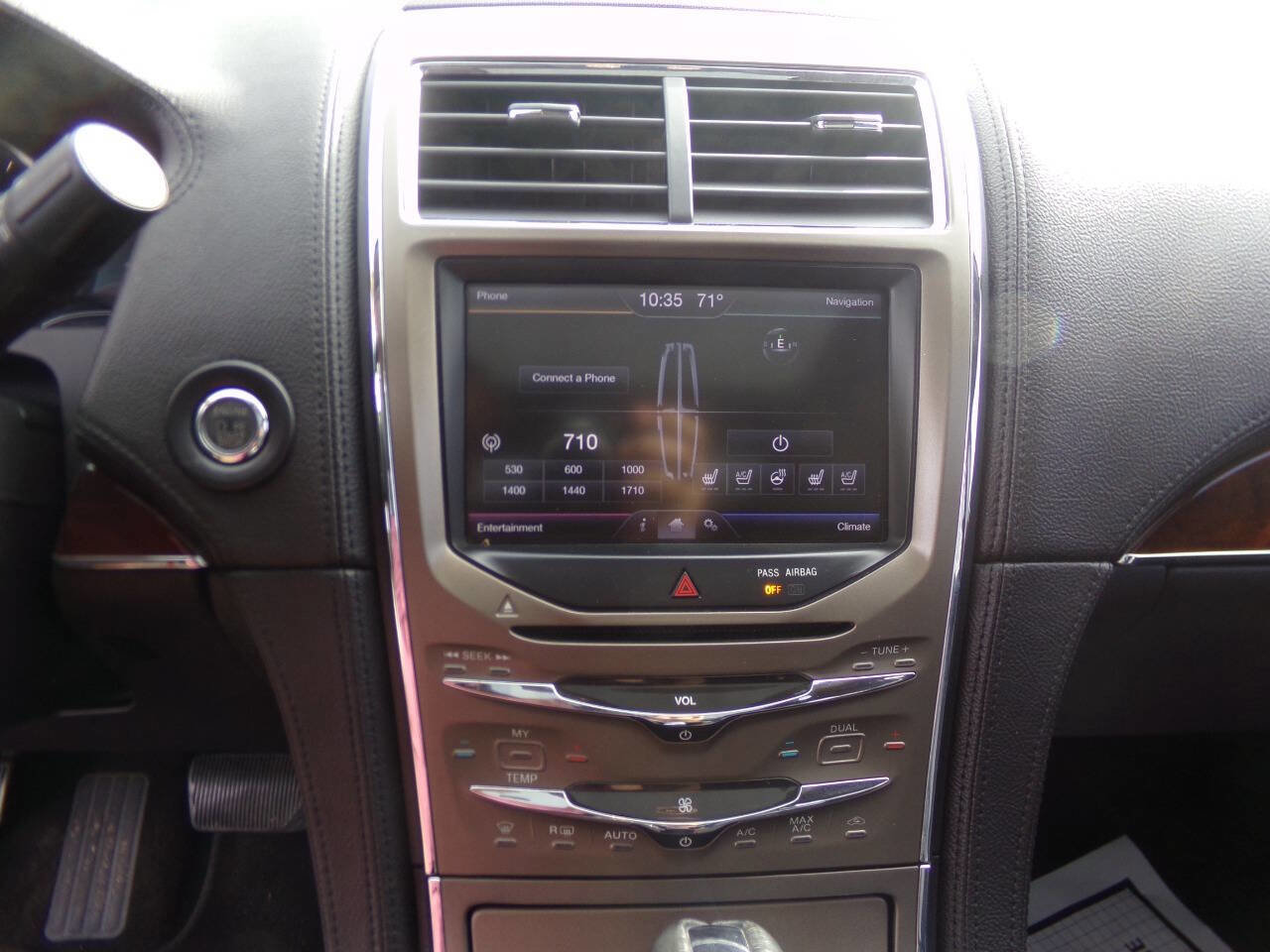 Used 2015 Lincoln MKX AWD w/ Equipment Group 102A image 30
