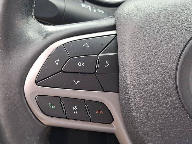Certified 2019 Jeep Cherokee Latitude w/ Cold Weather Group AWD/4WD image 22