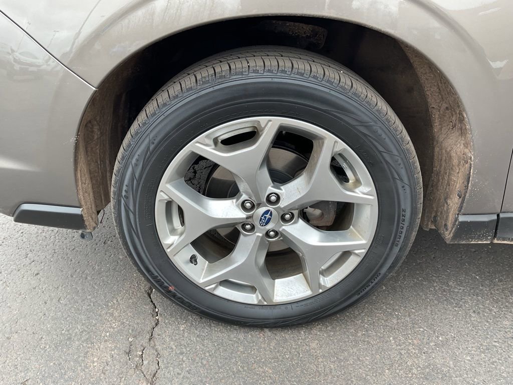 Used 2017 Subaru Forester 2.5i Touring w/ Popular Package #2 image 9