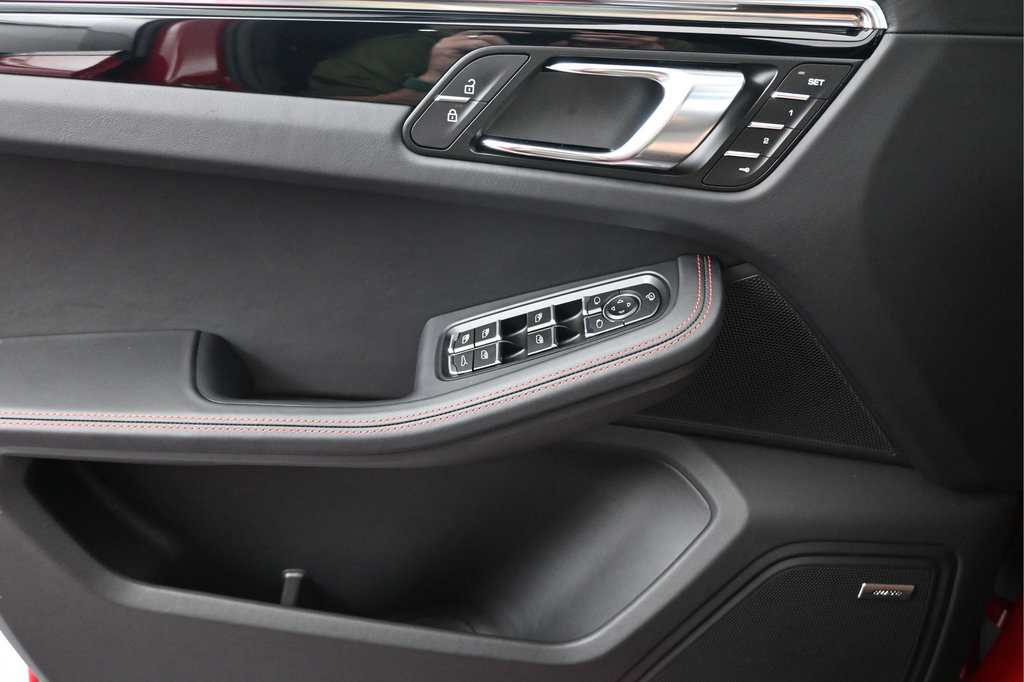 New 2026 Porsche Macan AWD/4WD image 11