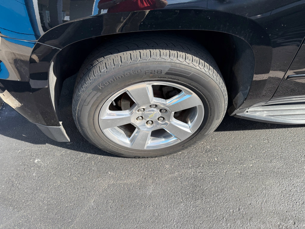 Used 2017 Chevrolet Tahoe LS w/ All-Season Package RWD image 2