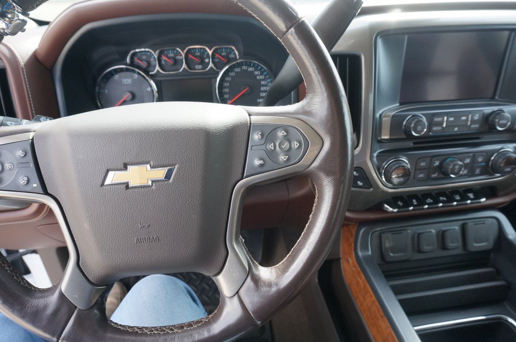 Used 2018 Chevrolet Silverado 2500 High Country w/ Duramax Plus Package AWD/4WD image 9