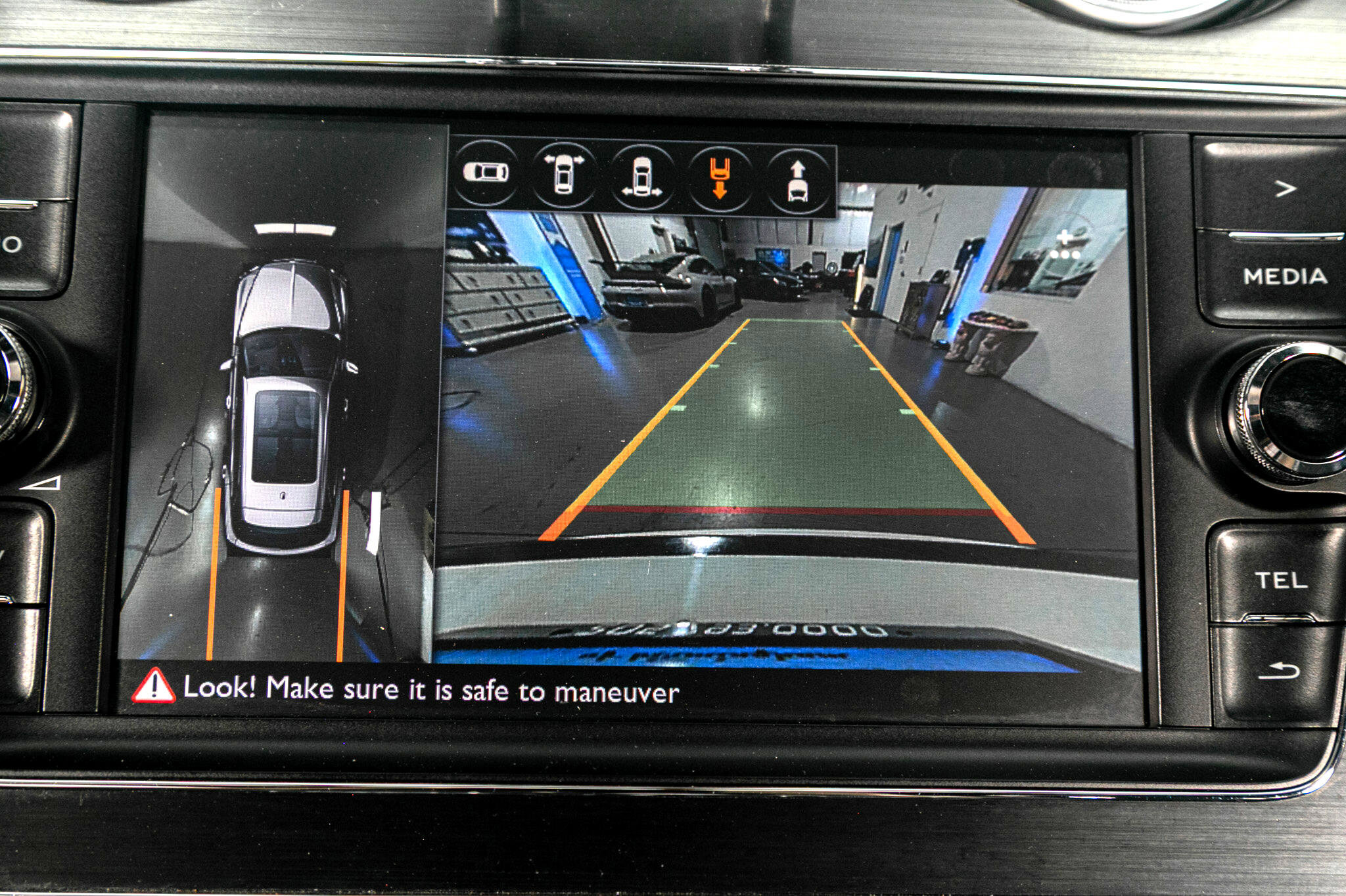 Used 2017 Bentley Bentayga image 15