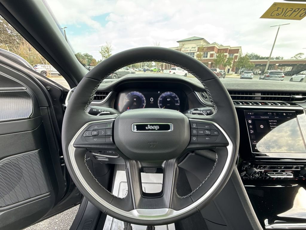 New 2025 Jeep Grand Cherokee L Laredo w/ Luxury Tech Group I image 13