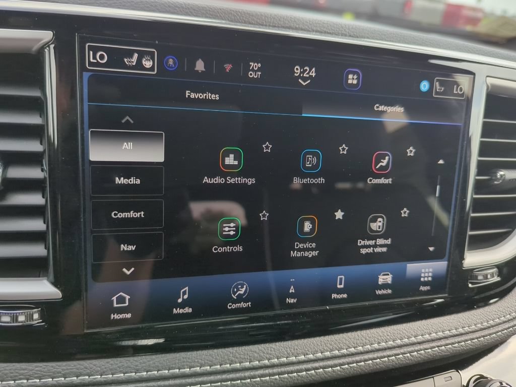 New 2027 Chrysler Pacifica Limited AWD/4WD image 17