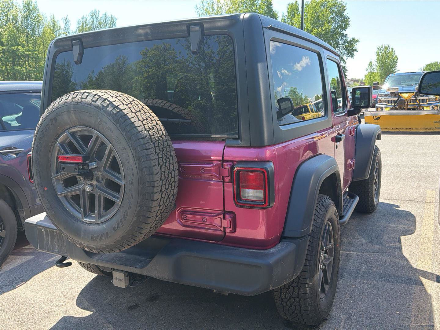 Used 2024 Jeep Wrangler Sport AWD/4WD image 95
