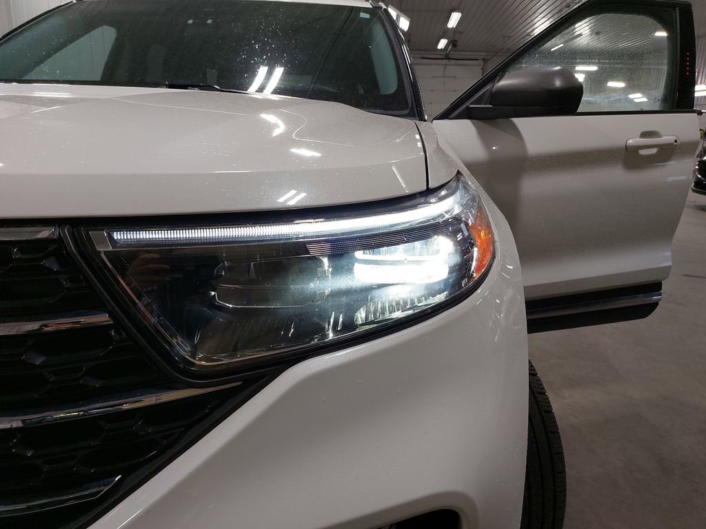 Used 2022 Ford Explorer XLT w/ Equipment Group 202A image 30