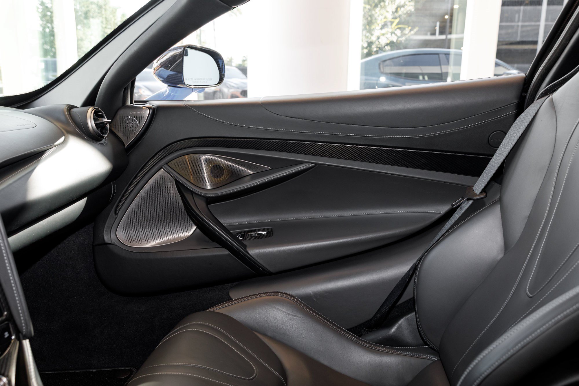 Used 2019 McLaren 720S Luxury RWD image 38