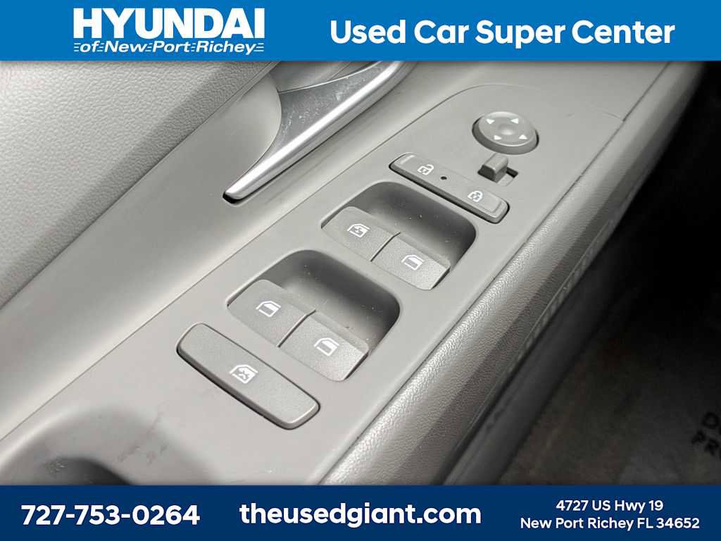 Used 2024 Hyundai Elantra SEL FWD image 24