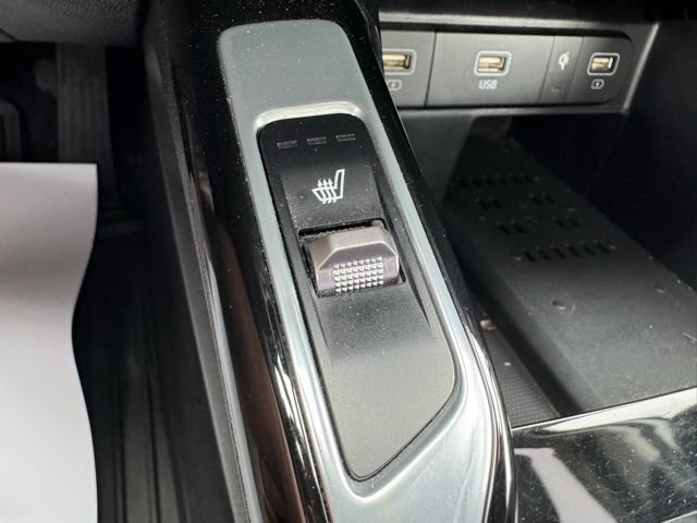 Used 2023 Kia Sorento SX AWD/4WD image 11