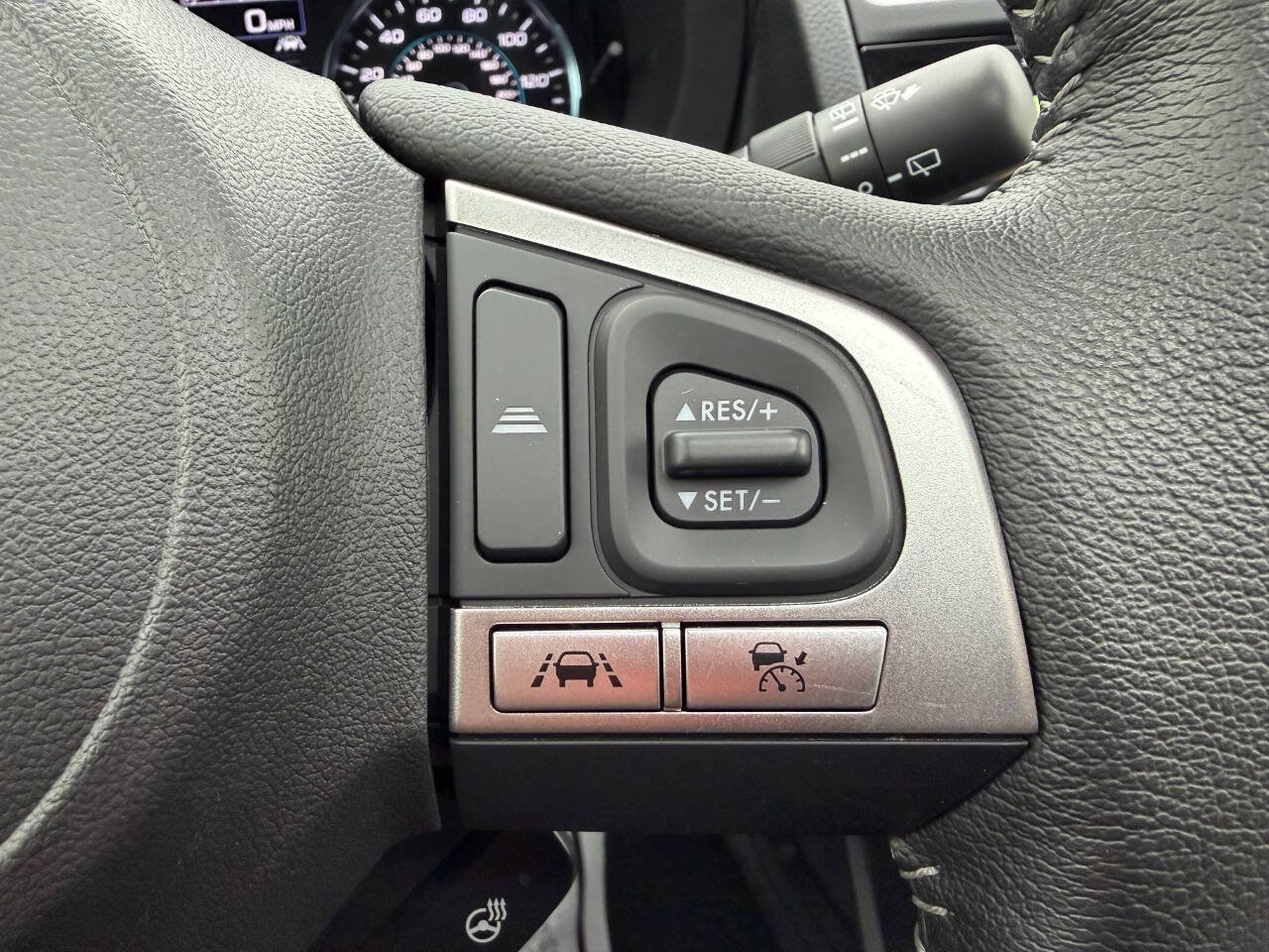 Used 2018 Subaru Forester 2.5i Touring AWD/4WD image 21