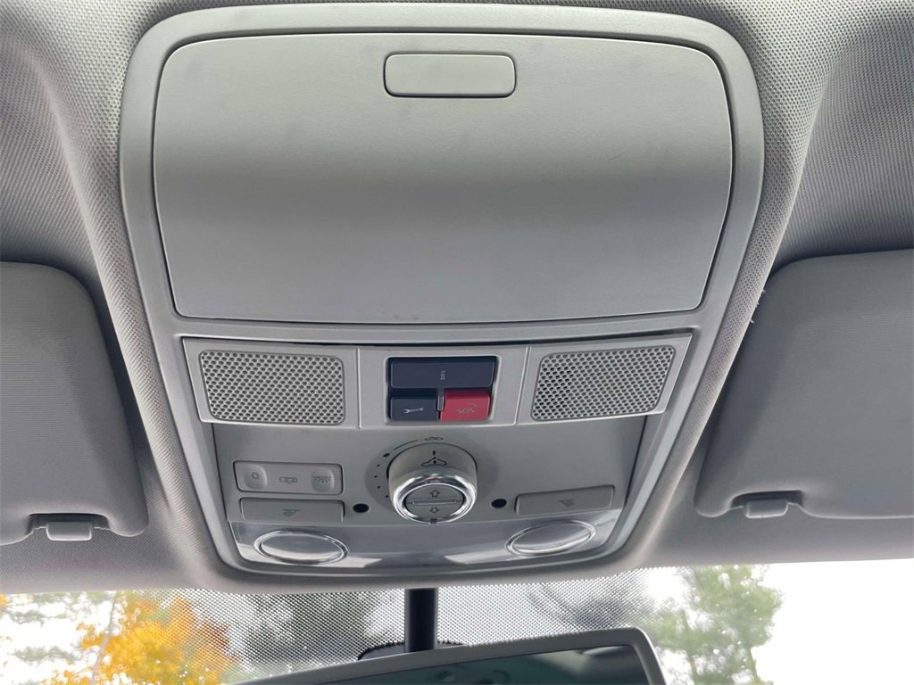 Used 2017 Volkswagen Tiguan Wolfsburg Edition image 32