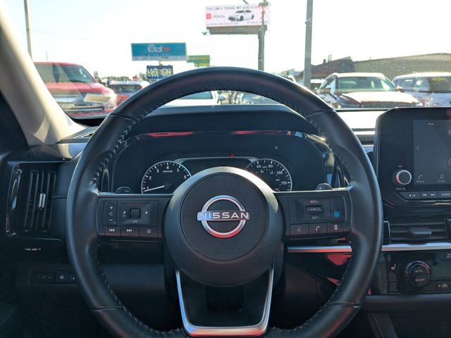 Used 2025 Nissan Pathfinder SV image 21