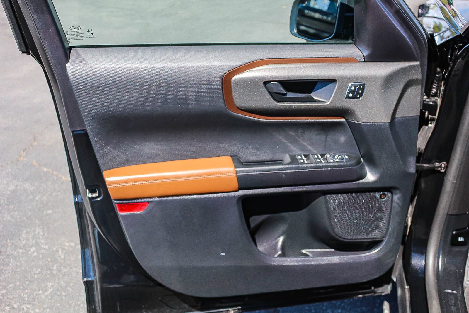 Certified 2025 Ford Bronco Sport Outer Banks w/ Outer Banks Tech Package+ AWD/4WD image 22