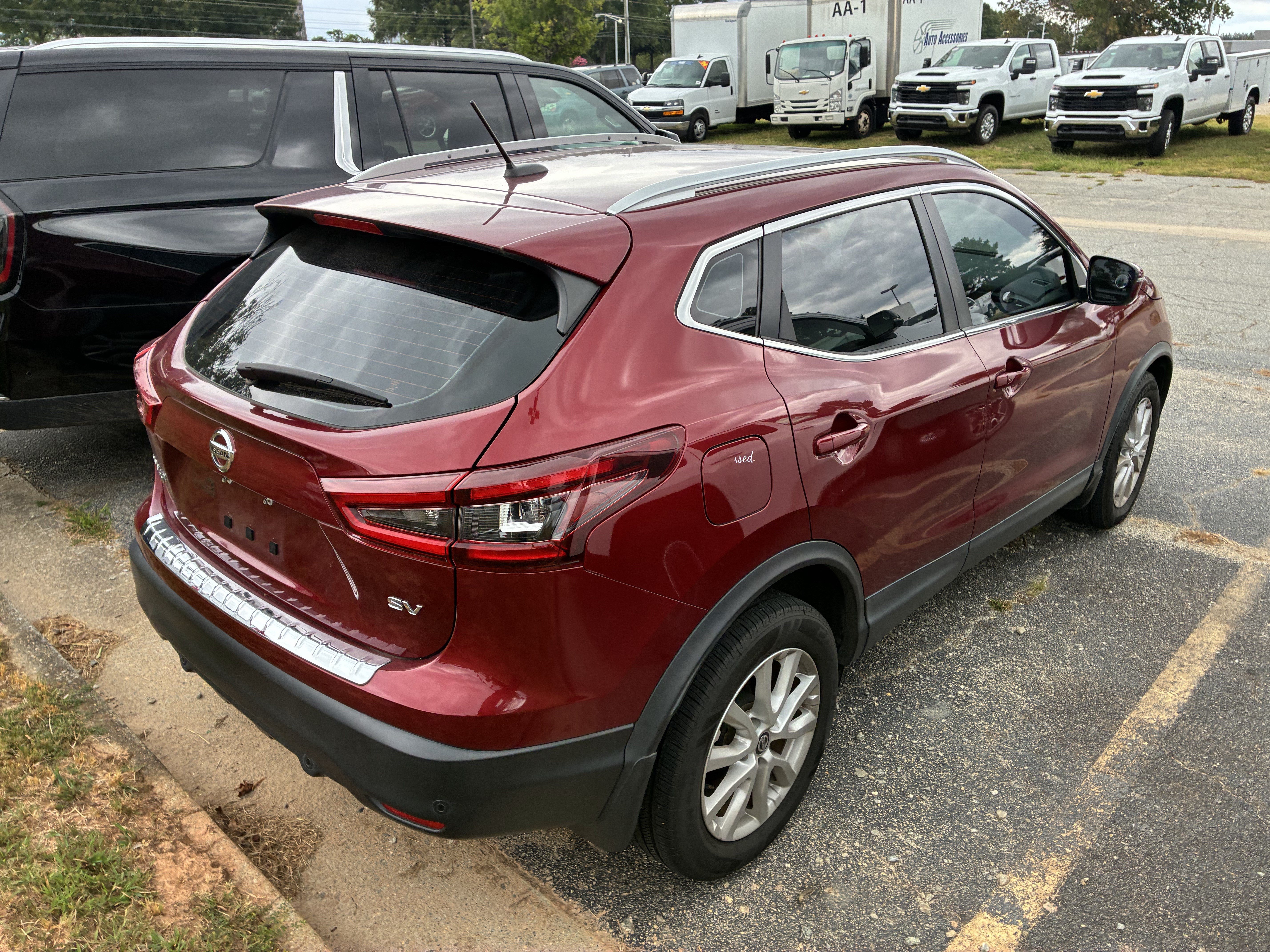 Used 2022 Nissan Rogue Sport SV FWD image 8
