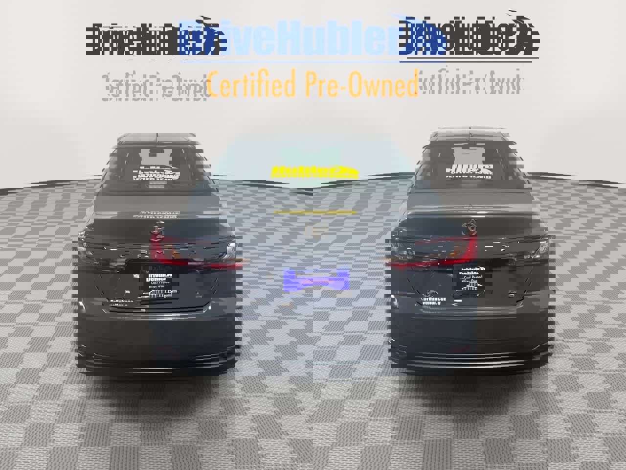 Used 2025 Toyota Camry LE image 7