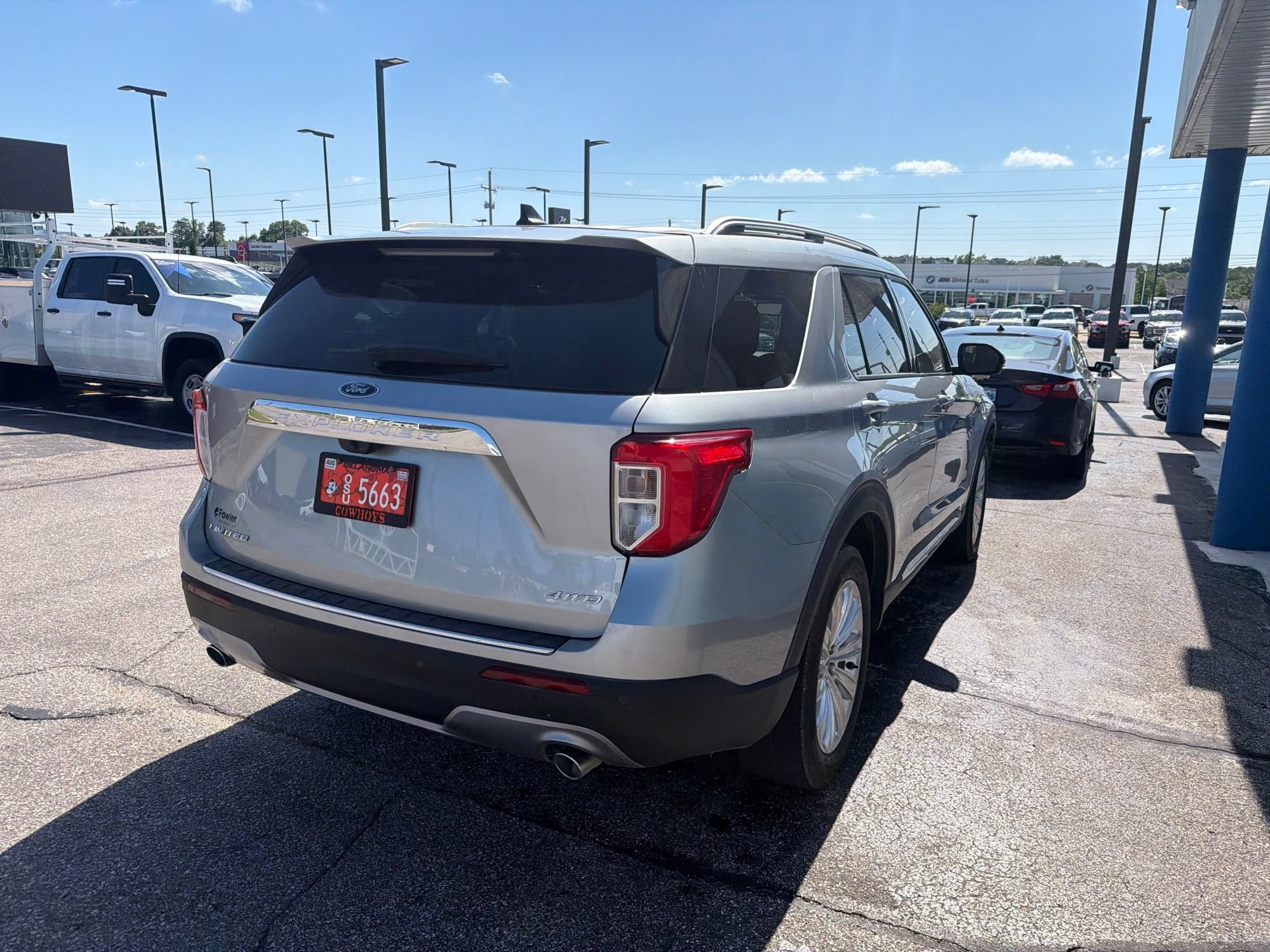 Used 2024 Ford Explorer Limited w/ Equipment Group 301A AWD/4WD image 3