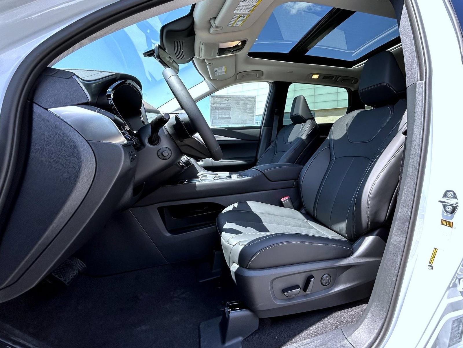 New 2027 INFINITI QX60 Luxe w/ Cargo Package AWD/4WD image 10