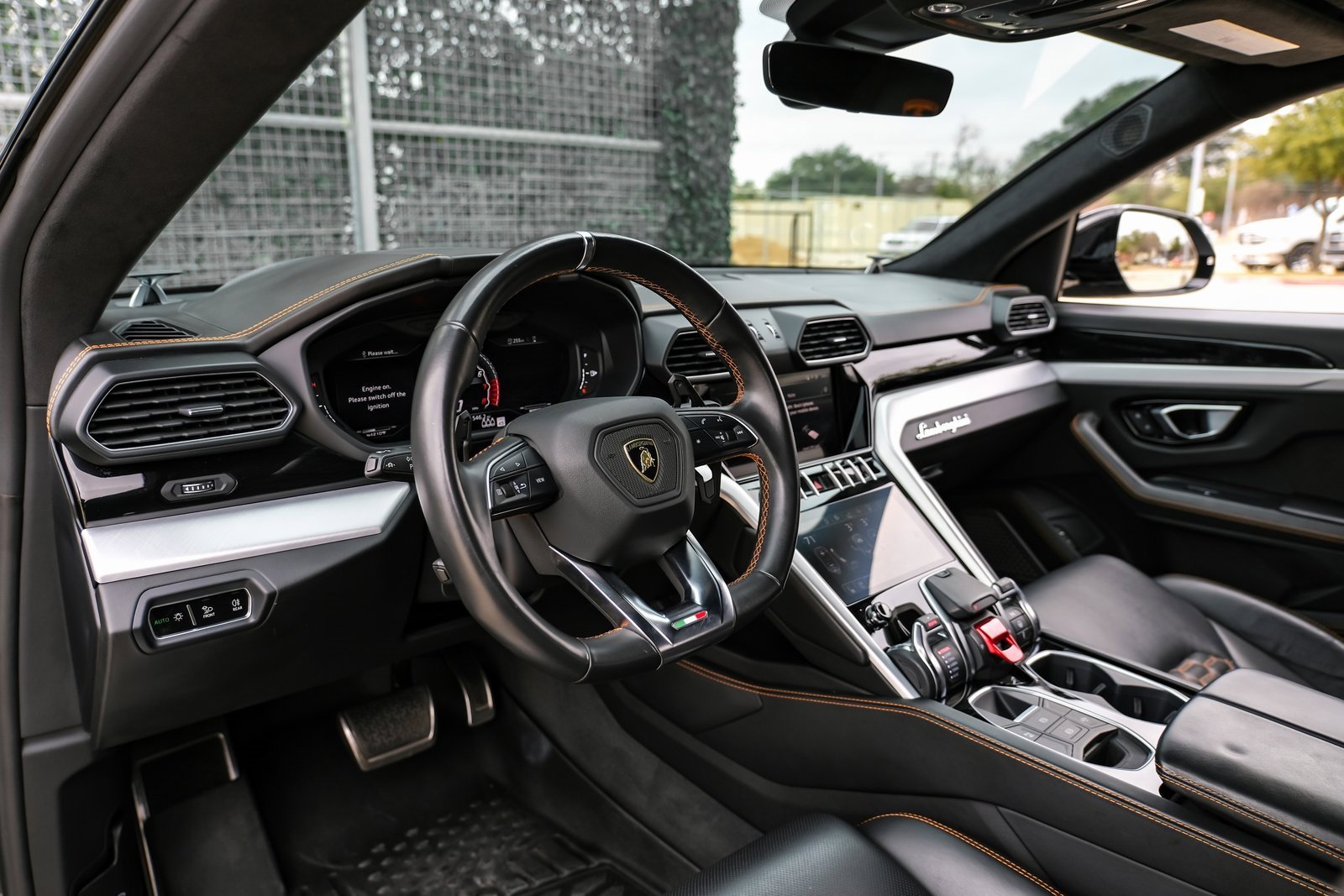 Used 2020 Lamborghini Urus image 3