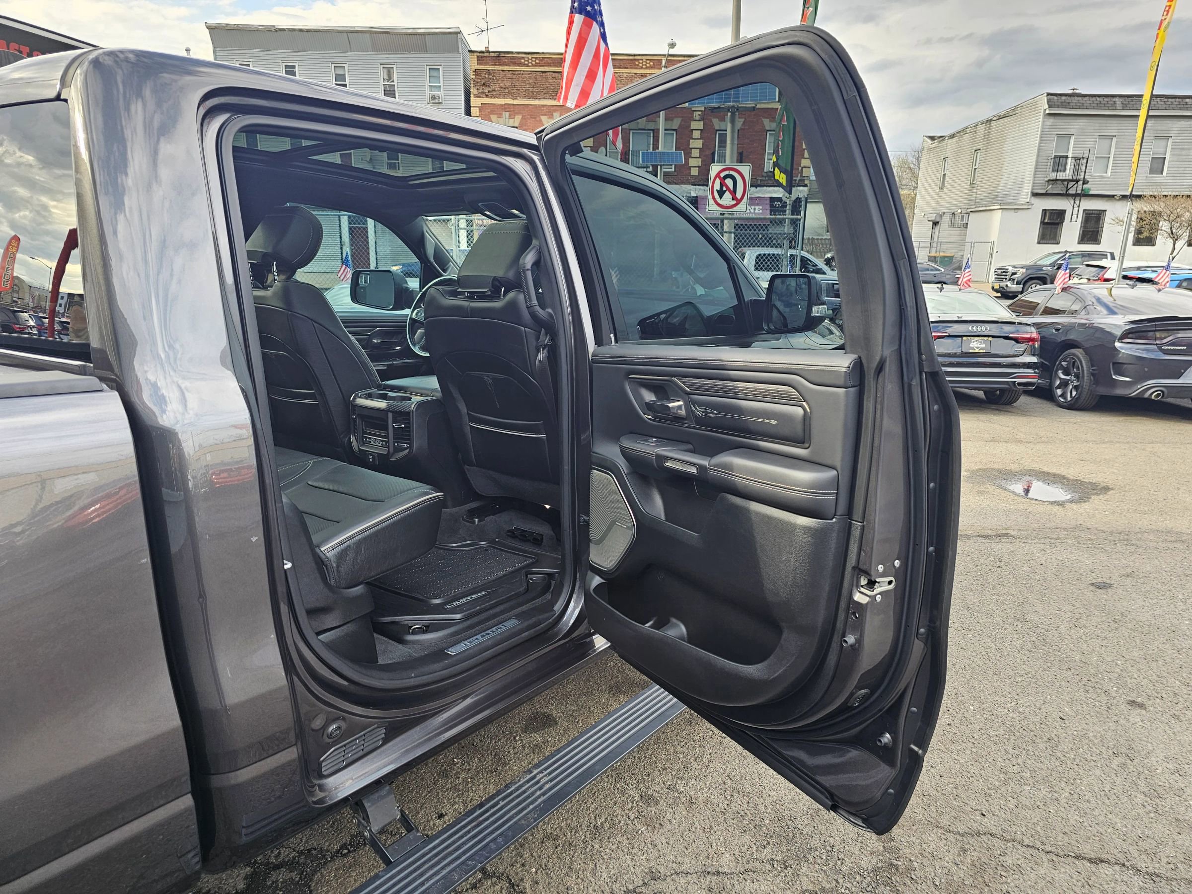 Used 2021 RAM 1500 Limited w/ Night Edition image 12