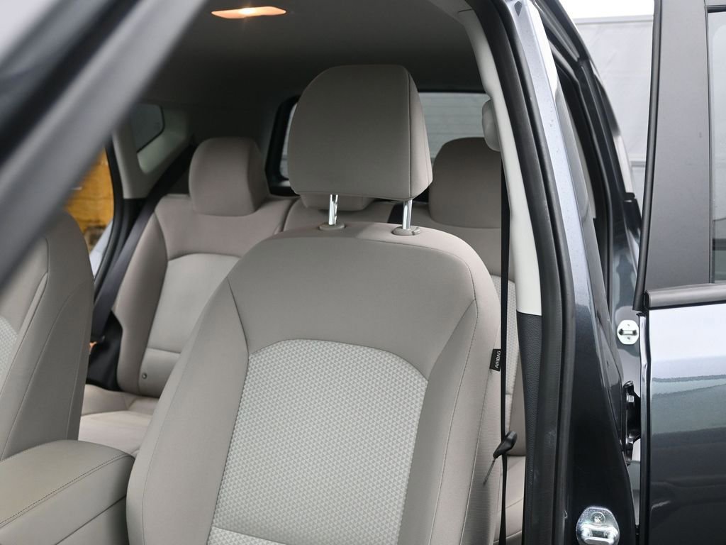 Used 2025 Kia Soul LX w/ LX Technology Package image 24
