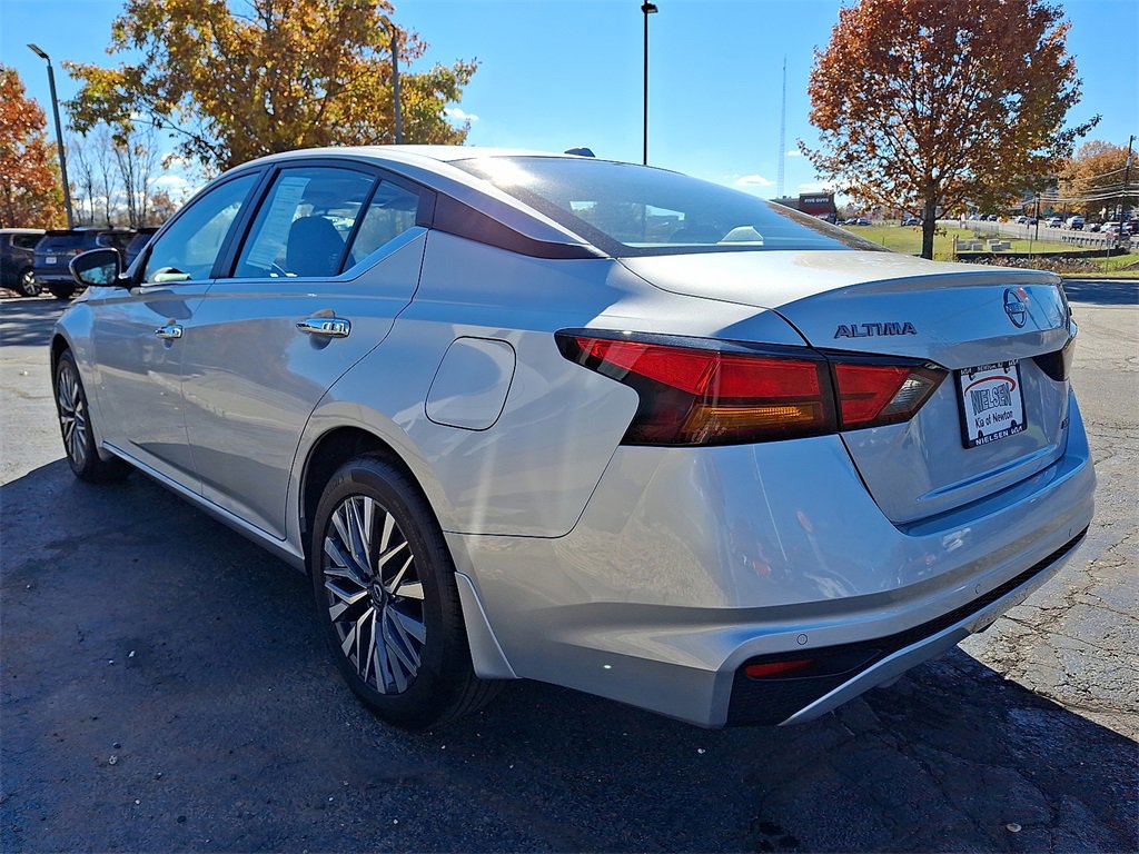 Used 2023 Nissan Altima 2.5 SV image 13