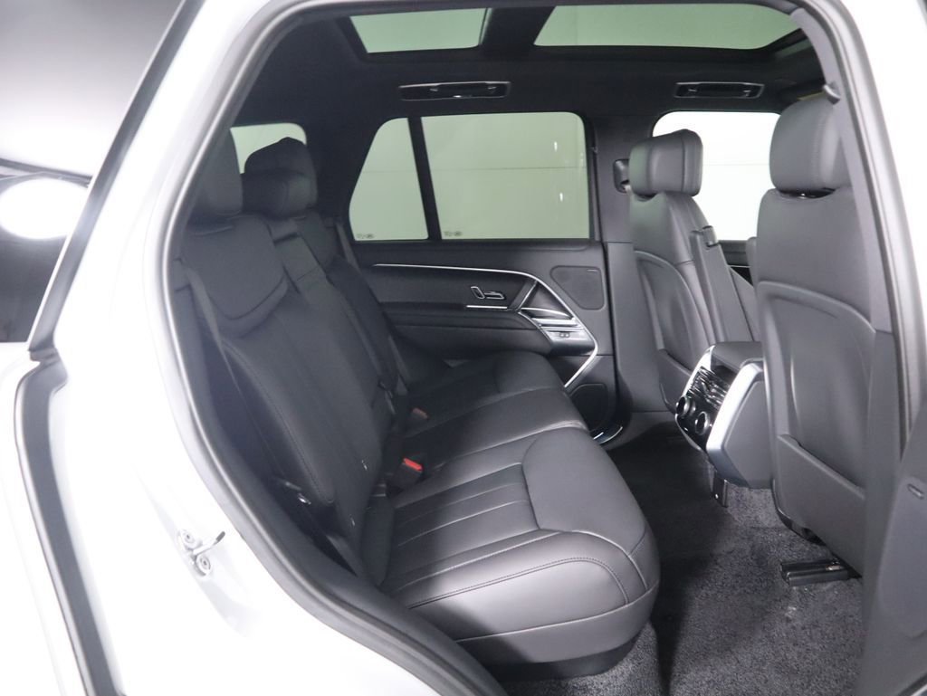 New 2026 Land Rover Range Rover SE image 23