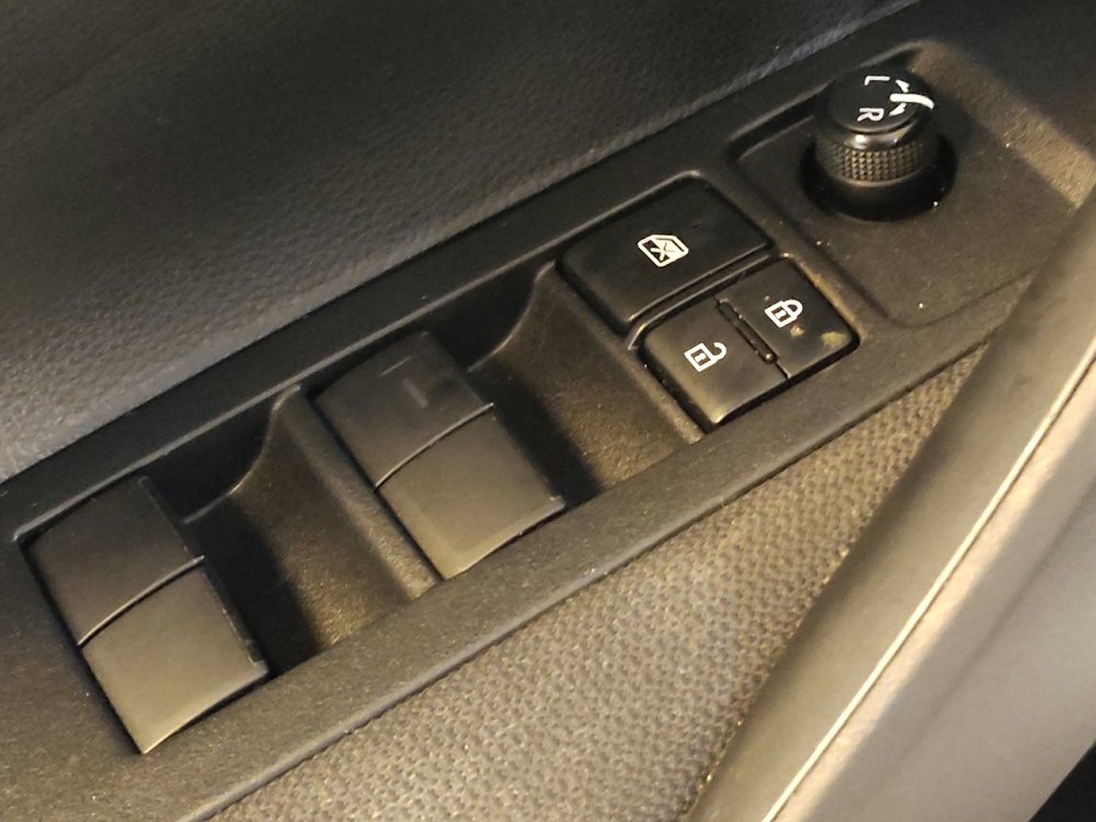 Used 2021 Toyota Corolla LE image 27