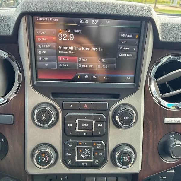 Used 2016 Ford F250 Lariat w/ Lariat Ultimate Package AWD/4WD image 28